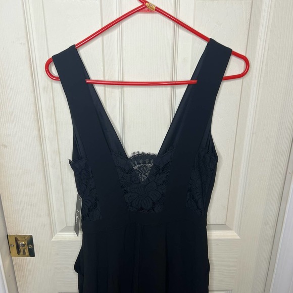 NWT Lulu’s Black Lace V-Neck Tank Top Jump Suit Straight Leg Size Small - Picture 3 of 11